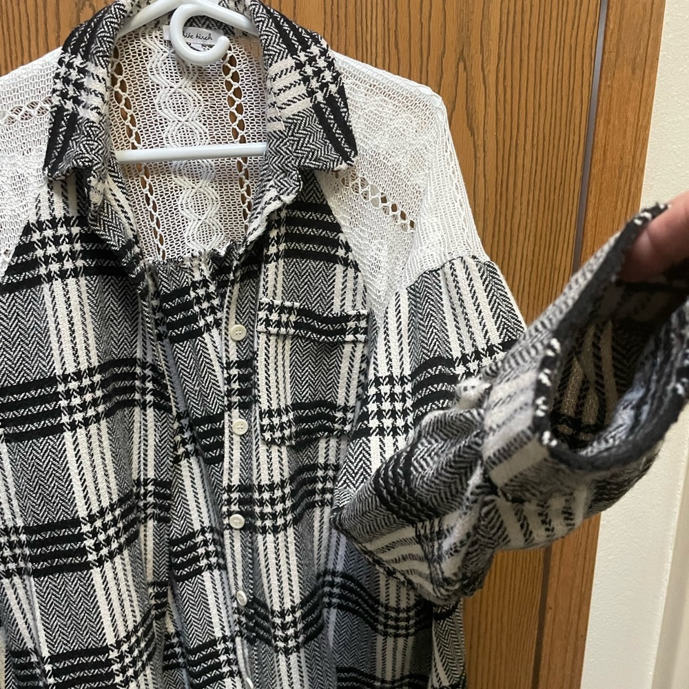 Black and White Plaid Button-Up Shacket - Picture 2 of 5